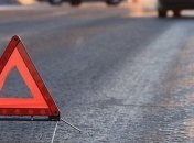 В Одессе "Жигули" снесли остановку и дорожный знак