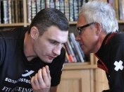 Менеджер Кличко объяснил причину отказа от боя с Хуком