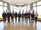 Лидеры стран мира на саммите "Большой семерки"