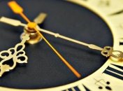 Зимнее время: когда переводят часы в Украине