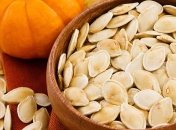 Названы причины, почему стоит включить в рацион тыквенные семечки