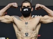 Боец ММА за 15 секунд разобрал соперника (видео)