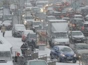 Аварии, села без света и закрытые школы: Украину засыпает снегом