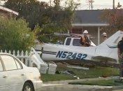 Легкомоторный самолет упал на дом в США, есть пострадавшие