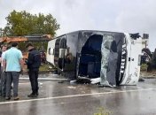 В Турции перевернулся пассажирский автобус: есть погибший и десятки пострадавших