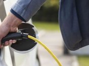 Электрозарядки могут стать обязательными на всех АЗС Украины