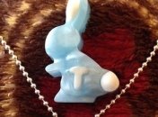 В Британии появились украшения из грудного молока