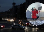 Во время отключения света в Киеве учительница провела урок прямо на улице