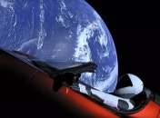 Электромобиль Маска покинул Земную орбиту