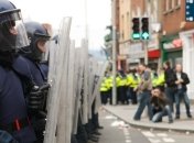 Более 26 полицейских пострадали в результате беспорядков в Белфаст