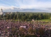 СМИ: в Минске силовики открыли предупредительный огонь