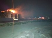 Горела крыша здания