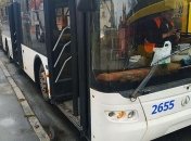 В Киеве загорелся троллейбус с пассажирами