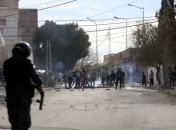 В Тунисе журналист сжег себя: В стране начались протесты