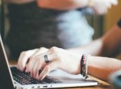 Ученые доказали, что социальные сети не смогут заменить живое общение