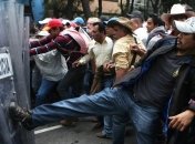 В Мехико полиция разогнала протестующих учителей