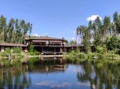 Дом Петра Симоненко на берегу пруда