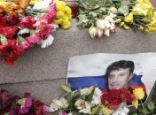 В мэрии Москвы говорят, что не убирала цветы с места гибели Немцова