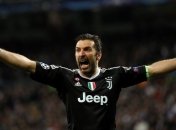 Буффон - арбитру: Нельзя рушить мечту команды