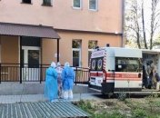 Меньше всего везет молодым пациентам: врач рассказал о медицинской катастрофе в Ужгороде