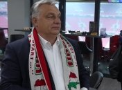 Виктор Орбан пришел на футбол с шарфом с изображением "Великой Венгрии"
