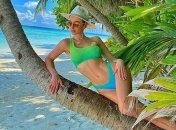 Жена футболиста сборной Украины восхитила стройной фигурой в бикини (фото)