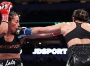 Девушки-боксеры устроили побоище в ринге (видео)