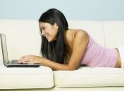 Ученые: Женщины набирают лишний вес из-за компьютера 