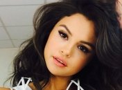 Селена Гомес рассказала, что значат совместные с подругами татуировки