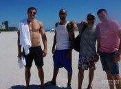 Украинские боксеры загорают на пляжах Майами