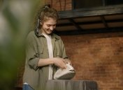 Используйте специальный спрей