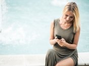 Финская девушка с телефоном