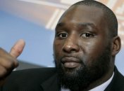 Экс-соперник Кличко позорно проиграл самому старому боксеру в мире