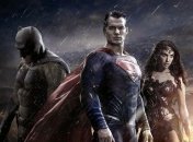 Warner Bros. выпустила второй трейлер "Бэтмена против Супермена"