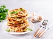 Здивуйте близьких м’ясними вафельними трикутниками