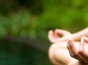 Йога считается лучшим спасителем при лечении остеопороза