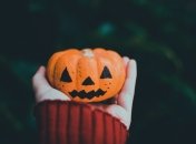 Хэллоуин наиболее популярный в США, Канаде, Великобритании и Ирландии.