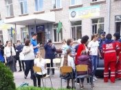 Массовые отравления: из больниц уже выписали всех учеников