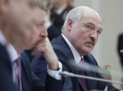 "А кушать что будем?": Лукашенко вновь отказался от карантина в Беларуси