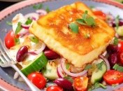 Этот салат очень любят в Греции