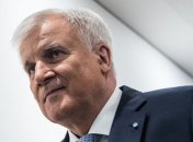 Зеехофер назвал первоочередную задачу по урегулированию конфликта на Донбассе