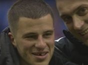 Бесстрашный футболист лишился зуба во время взятия ворот (Видео)