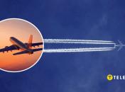 Самолет в небе