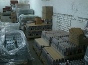 В Харькове завод изготовил сотни тысяч бутылок поддельной водки