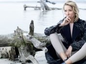 Катя Осадчая  показала, как занимается спортом в домашних условиях