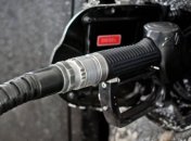 Налоговики незаконно выкачивают бензин из АЗС в Черновцах