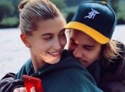 Співак Джастін Бібер в день народження показав фото поцілунку з коханою
