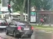 Одессу затопило еще до начала ливней: впечатляющие видео с места прорыва трубы на Черемушках