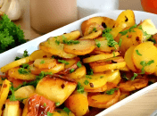 Картошка с яблоками на сковороде