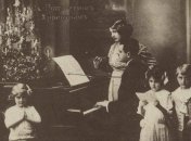 С наступающим Новым годом! Киевляне показали раритетные открытки столетней давности